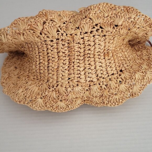 BTB Los Angeles Santorini Raffia Floral‎ Clutch NWT - Picture 7 of 9